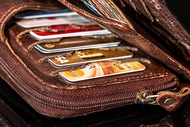 Why Slim Wallets Are Superior to Traditional Wallets: Ultimate Guide