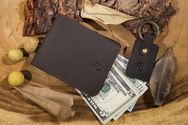 How We Use the Money Clip Billfold?